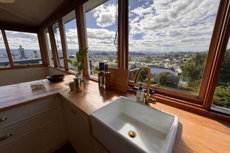Renovated Cottage Near Cataract Gorge Launceston - Food Delivery Shop 2