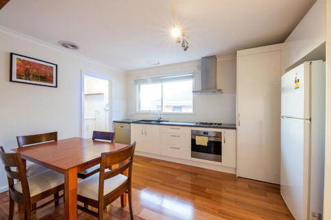 Rent Melbourne - Food Delivery Shop 0