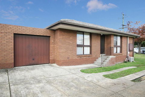 Rent Melbourne - Food Delivery Shop 1