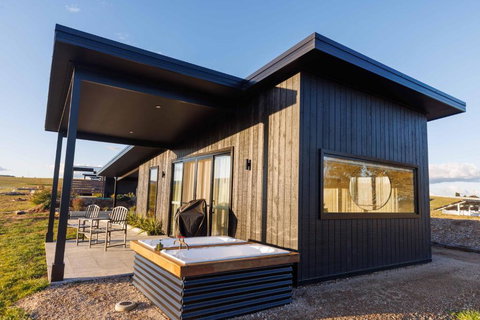 Rest Private Escape At BoxGrove - Food Delivery Shop 2