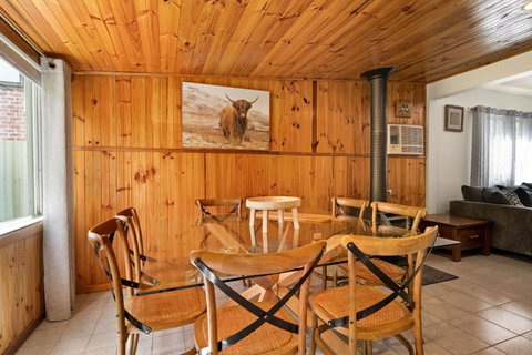 Rest & Relaxation - Food Delivery Shop 3