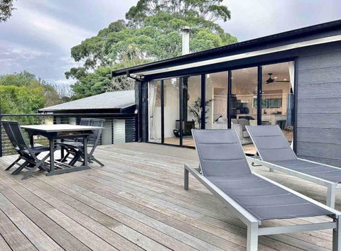 Rhyll Home With A View - Food Delivery Shop 3