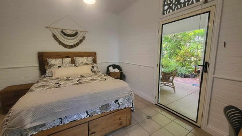 Ribbonwood Bed & Breakfast, Emu Park Qld - Food Delivery Shop 2
