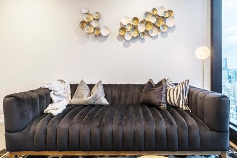 Ritzy Apartment In Iconic Australia 108 With Views - Food Delivery Shop 0