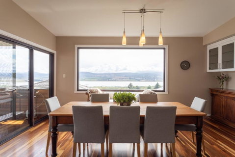 River Haven Serene Spacious With River Views - Food Delivery Shop 1