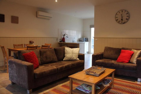 River Rock Cottage Centrally Located And Dog Friendly - Food Delivery Shop 0