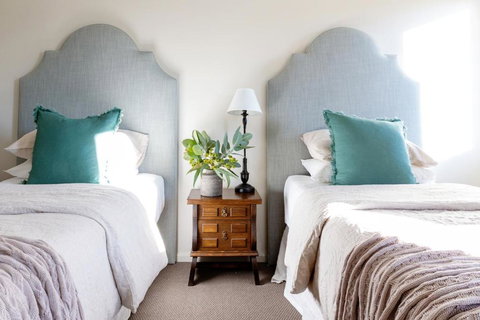 River Run Bright - Food Delivery Shop 2