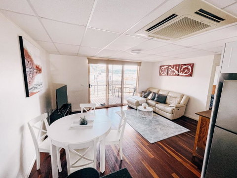 Riverfront Dream On The Hawkesbury - Water View - Food Delivery Shop 3