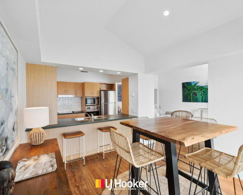 Riverview Apartment 1.5 - Food Delivery Shop 2