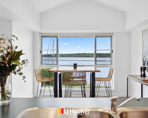 Riverview Apartment 1.5 - Food Delivery Shop 3