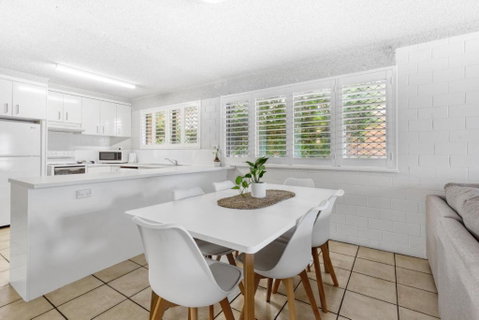 Riverview Two Apartments - Food Delivery Shop 2