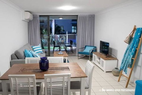 Sand Dunes Resort Stunning Beachfront Apartment - Food Delivery Shop 3