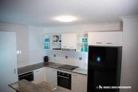 Sand Dunes Resort Stunning Beachfront Apartment - Food Delivery Shop 2