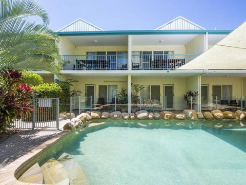 SAILS 9 Beachfront Getaway Horseshoe Bay - Food Delivery Shop 0