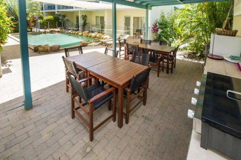 SAILS 9 Beachfront Getaway Horseshoe Bay - Food Delivery Shop 3