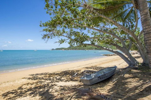 SAILS 9 Beachfront Getaway Horseshoe Bay - Food Delivery Shop 1