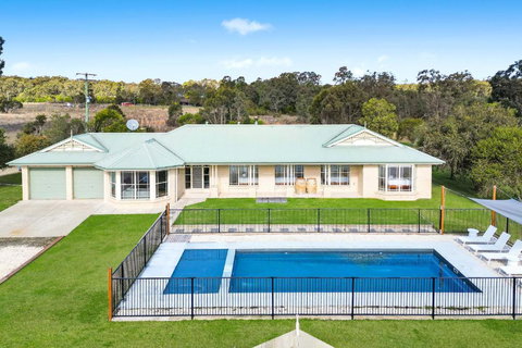 Roads End With Games Barn Ponies Alfresco Dining - Food Delivery Shop 0