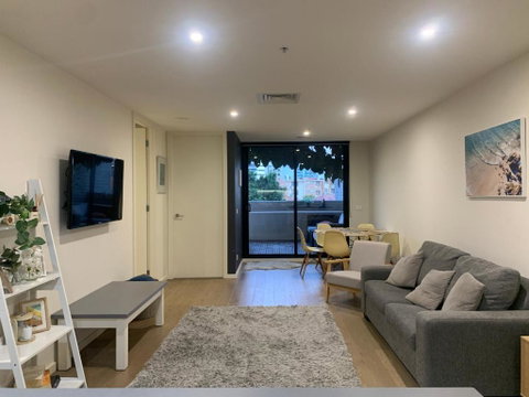 Rooftop Infinity Pool - St Kilda Luxury - Food Delivery Shop 2