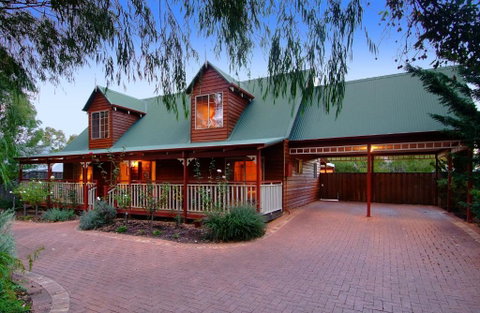 Rosewood Cottage - Food Delivery Shop 2