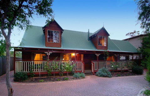 Rosewood Cottage - Food Delivery Shop 1