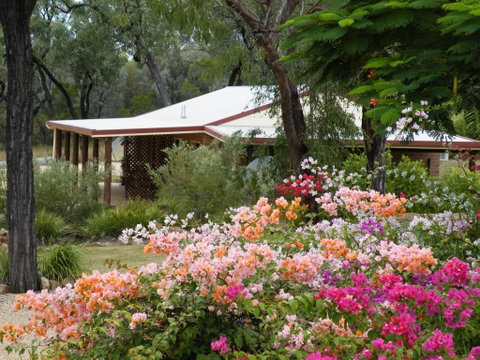 Rubyvale Motel & Holiday Units - An Adults Only Getaway - Food Delivery Shop 2