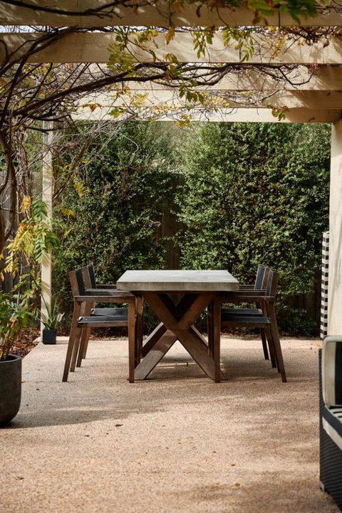 Salt Air Hideaway With Lush Backyard - Food Delivery Shop 1