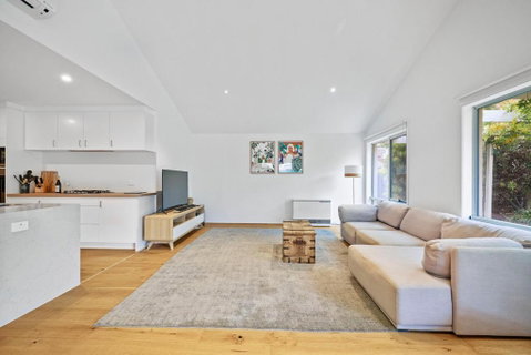 Salt Air Hideaway With Lush Backyard - Food Delivery Shop 3