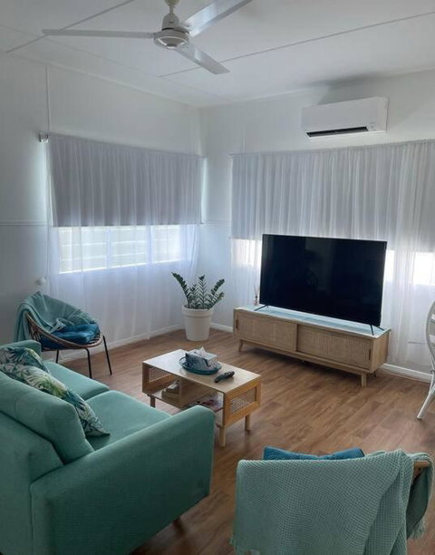 Salt Apartment - Food Delivery Shop 1