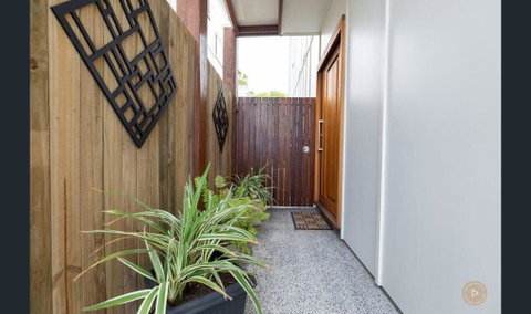 Salt Zen Holiday Townhouse - Food Delivery Shop 1