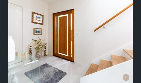 Salt Zen Holiday Townhouse - Food Delivery Shop 2