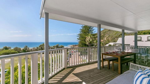 Salty Air Beachside Cottage At Killcare - Food Delivery Shop 2
