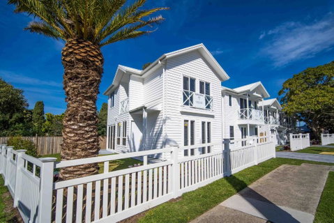 Salty Palms By The Sea - ONE - Food Delivery Shop 0