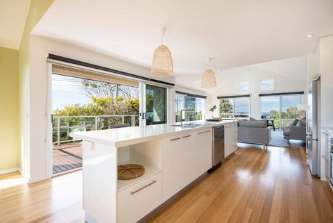 Salty Shores Smiths Beach - Pet Food Australia 3