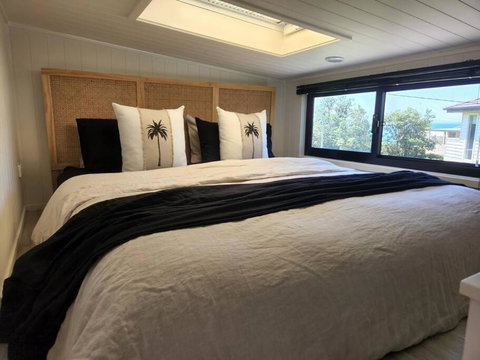 SALTY SOUL KIAMA - Tiny House By The Ocean - Food Delivery Shop 1