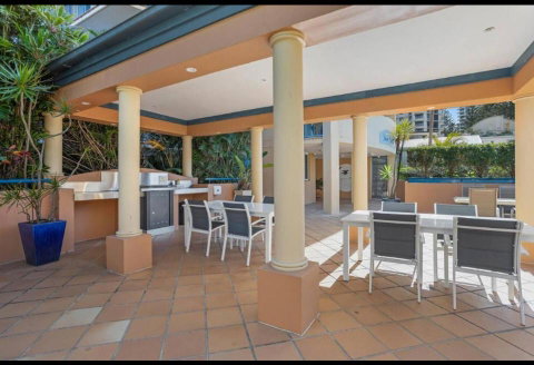San Mateo On Broadbeach - Food Delivery Shop 1