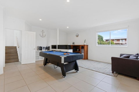 Sanctuary Lodge By Ready Set Stay - BYO LINEN & TOWELS - Food Delivery Shop 1