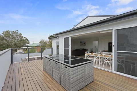 Sanctuary Lodge By Ready Set Stay - BYO LINEN & TOWELS - Food Delivery Shop 0