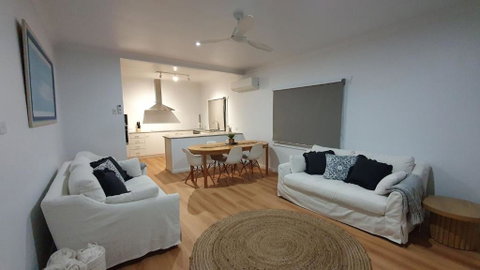 Sand And Swell At Sawtell - Food Delivery Shop 2