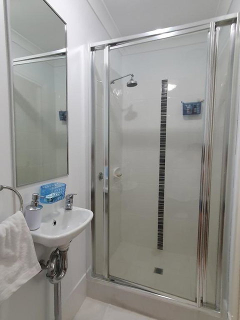 Sandalwood Guest Room - Food Delivery Shop 3