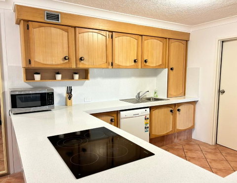 Sandbar Unit 402 - Food Delivery Shop 2