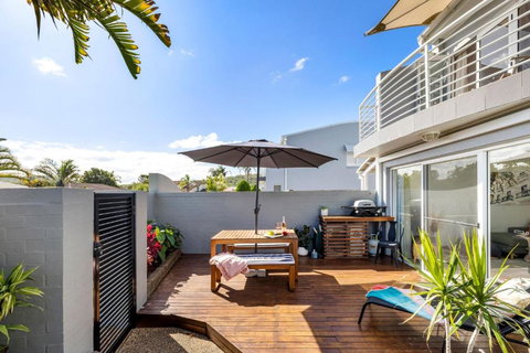 Sandcastles At The Beach - Pet Food Australia 0