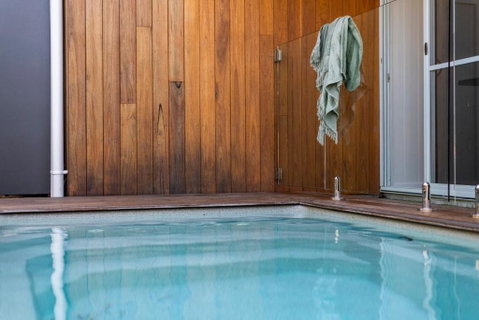 Sandhurst - Oceanstays - Food Delivery Shop 2