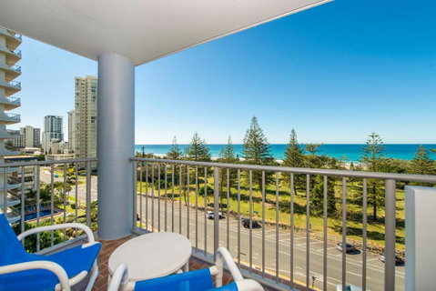 Sandpiper Broadbeach - Food Delivery Shop 3