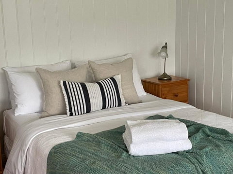 Sandpiper - Charming Beach Villa - Food Delivery Shop 3