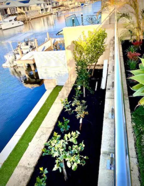 Sandpiper Island Tranquil Waterfront Views & Jetty - Food Delivery Shop 1