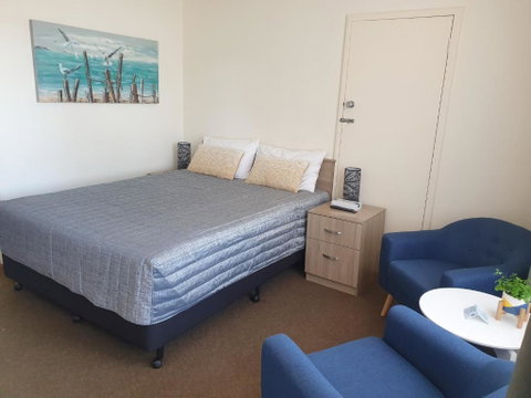 Sandpiper Motel Ulladulla - Food Delivery Shop 2