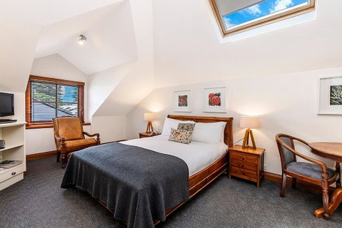 Sandstone Suites - In The Heart Of Port Fairy - Food Delivery Shop 1