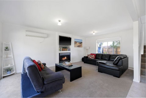 Sandy Beach House Cowes - Food Delivery Shop 2