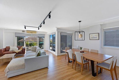 Sandy Cove Apartment The Entrance 8 - Food Delivery Shop 0