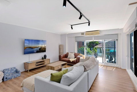 Sandy Cove Apartment The Entrance 8 - Food Delivery Shop 1